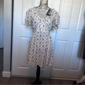 Motel Rocks Cream Floral Dress Women’s Medium NWT